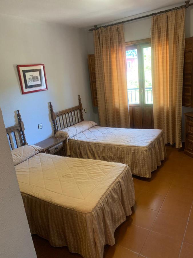Hotel Restaurante Rio Cuervo Vega del Cadorno Ngoại thất bức ảnh