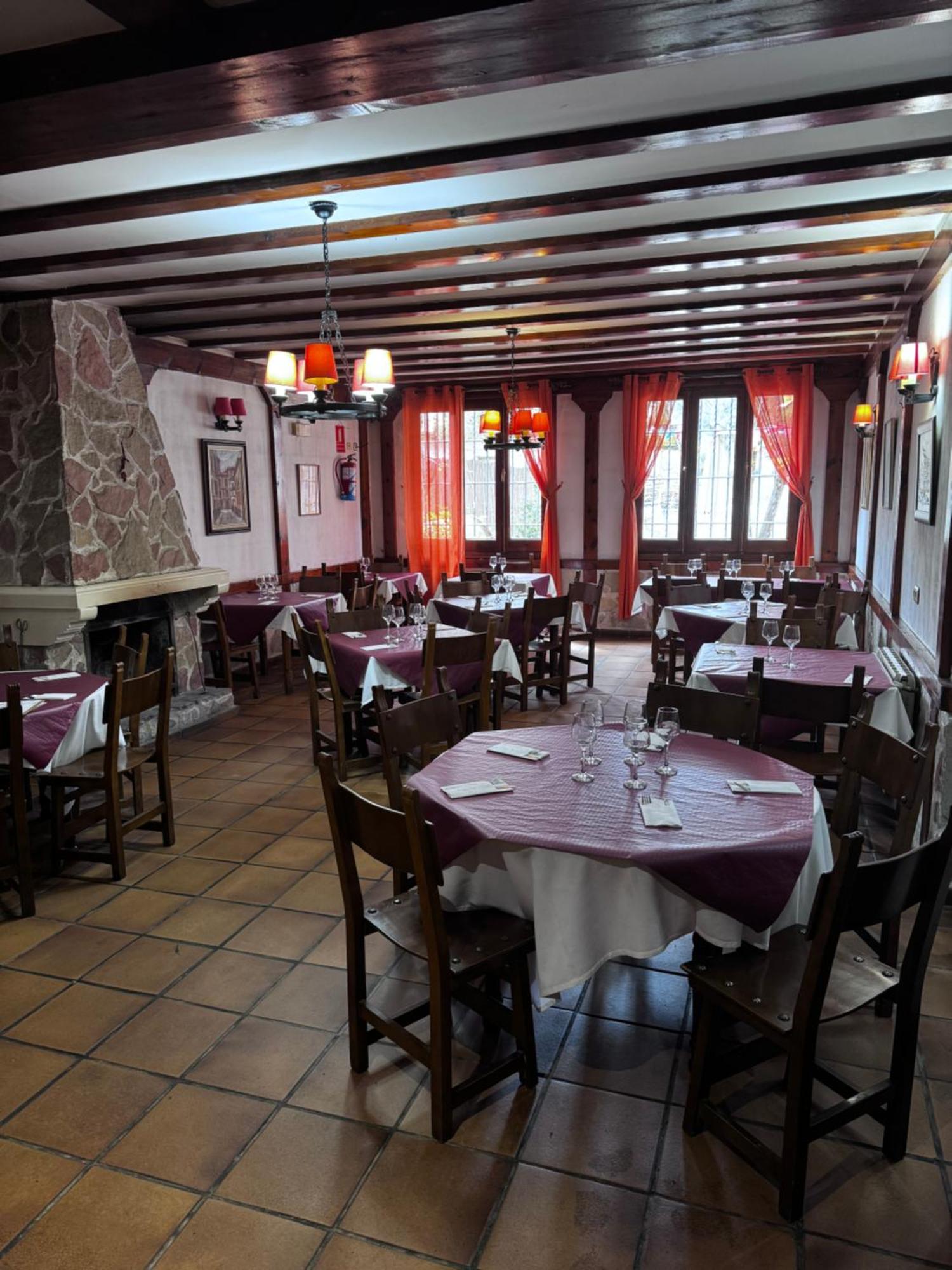 Hotel Restaurante Rio Cuervo Vega del Cadorno Ngoại thất bức ảnh