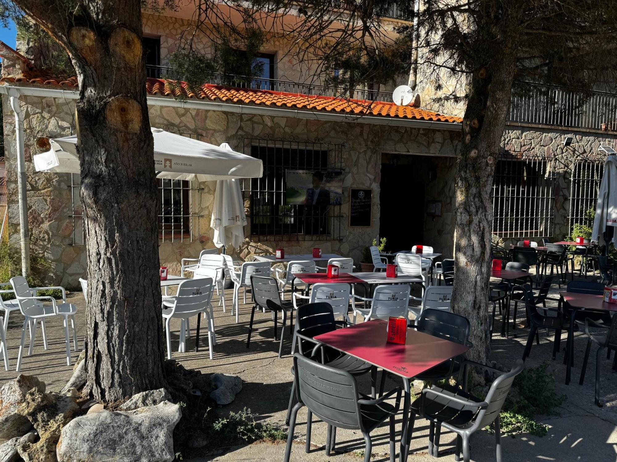 Hotel Restaurante Rio Cuervo Vega del Cadorno Ngoại thất bức ảnh
